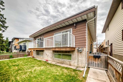 4331 72 St Nw, Calgary, AB, T3B2L1 | Card Image