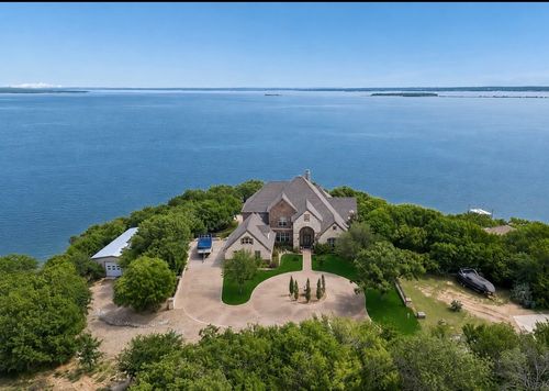 826 Cimmarron Bay Dr, Runaway Bay, TX, 76426-8425 | Card Image