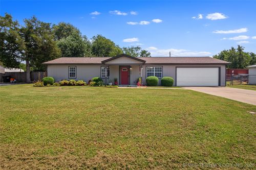 310 Cromwell St, Catoosa, OK, 74015-2103 | Card Image