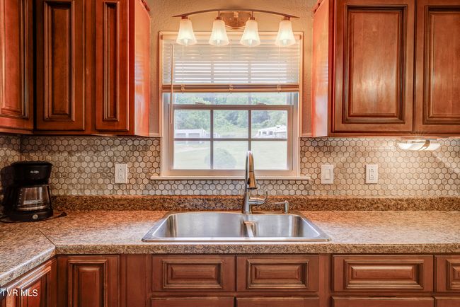118 Hilbert Cir, House other with 3 bedrooms, 2 bathrooms and null parking in Jonesborough TN | Image 11