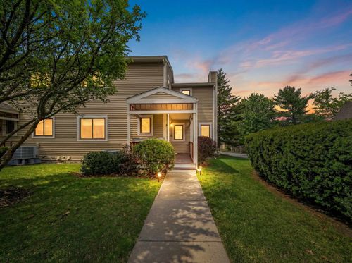 124 Spinnaker Way, Portsmouth, NH, 03801 | Card Image