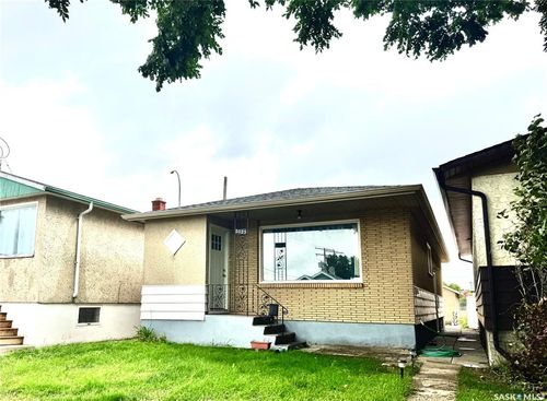 2025 Mcdonald St, Regina, SK, S4N2Y4 | Card Image
