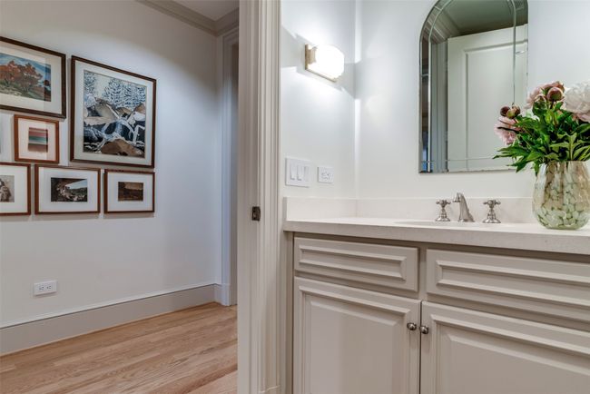 Powder bath. | Image 17