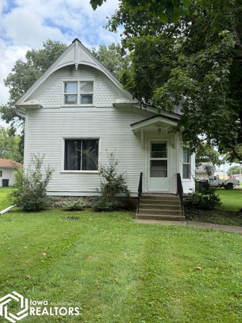 202 N Clark St, Winfield, IA, 52659-9741 | Card Image