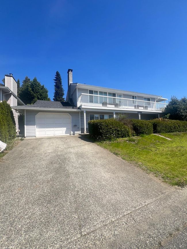 20293 Stanton Avenue, House other with 5 bedrooms, 2 bathrooms and 4 parking in Maple Ridge BC | Image 1