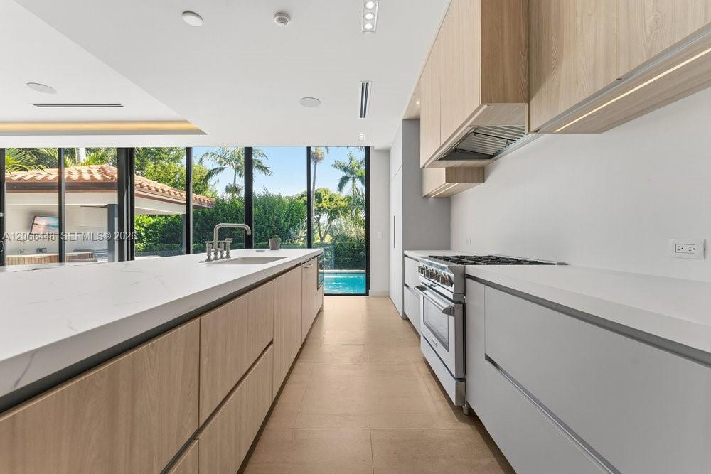 Residential Lease in Miami Beach 3