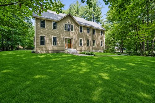 4 Berge Ln, Derry, NH, 03038-4913 | Card Image