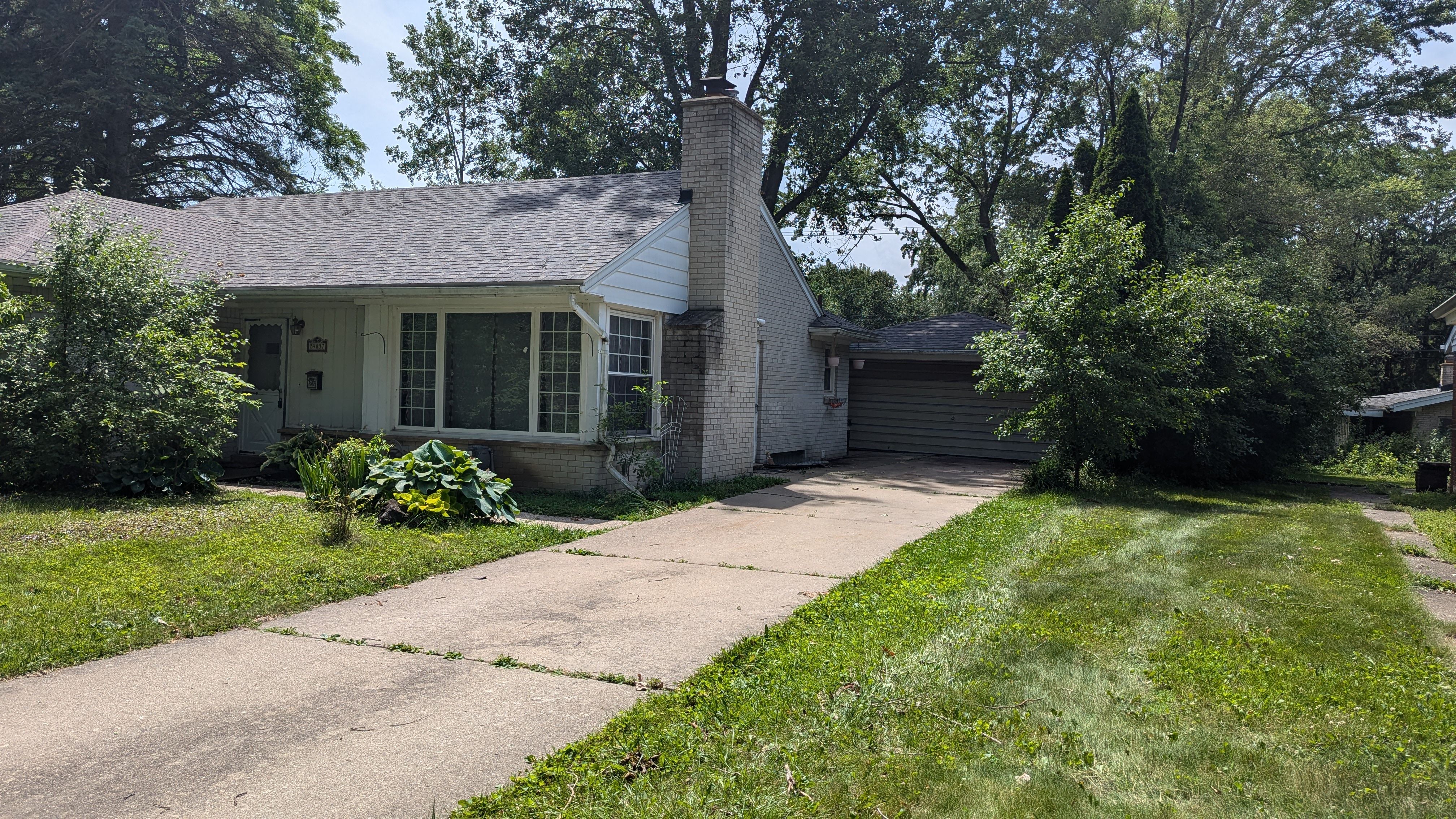 Spring River Dr, Southfield, MI 48076