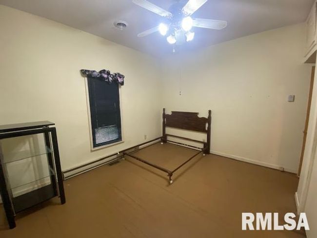 1072 Creal Springs Rd, House other with 2 bedrooms, 2 bathrooms and null parking in Creal Springs IL | Image 19