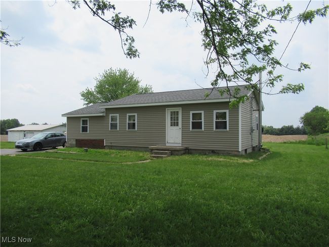 Vinyl Siding on this great home! | Image 32