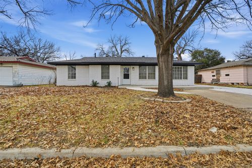 3321 Fairview St, Fort Worth, TX, 76111-5311 | Card Image