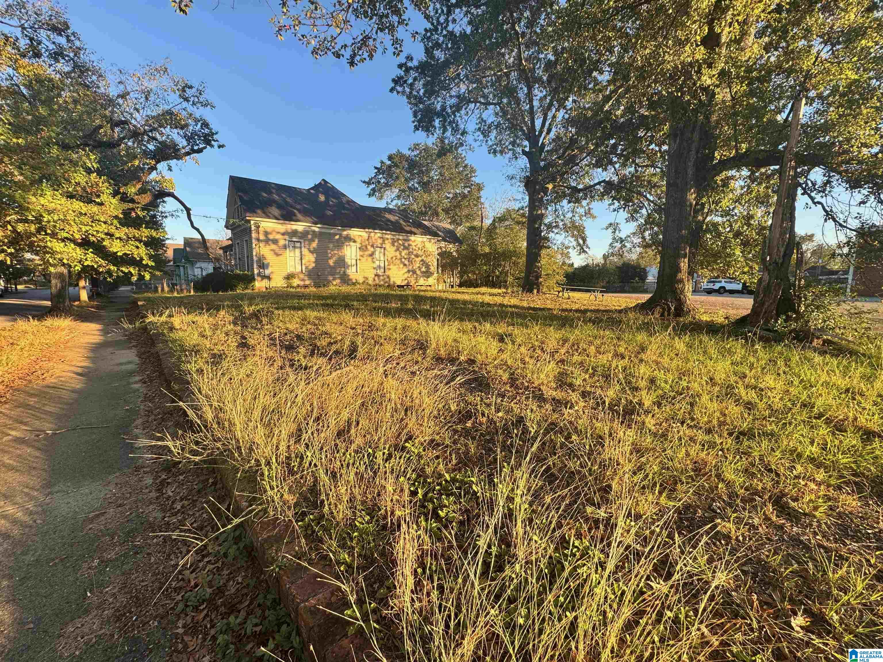 Land in MONTGOMERY