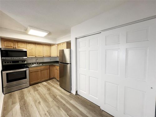 apt-3-65 Ne 59th St, Miami, FL, 33137-2047 | Card Image