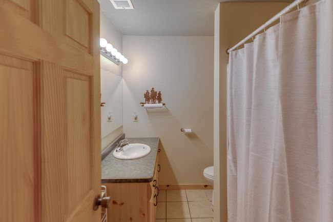 Guest bath | Image 20