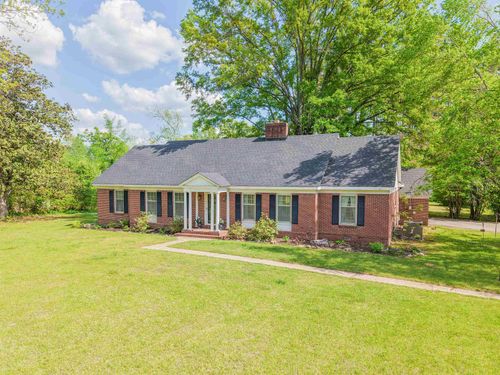 979 East Poplar Ave, Selmer, TN, 38367 | Card Image