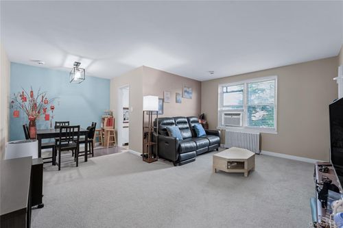 254-204 35th Ave, Bayside, NY, 11361-1204 | Card Image