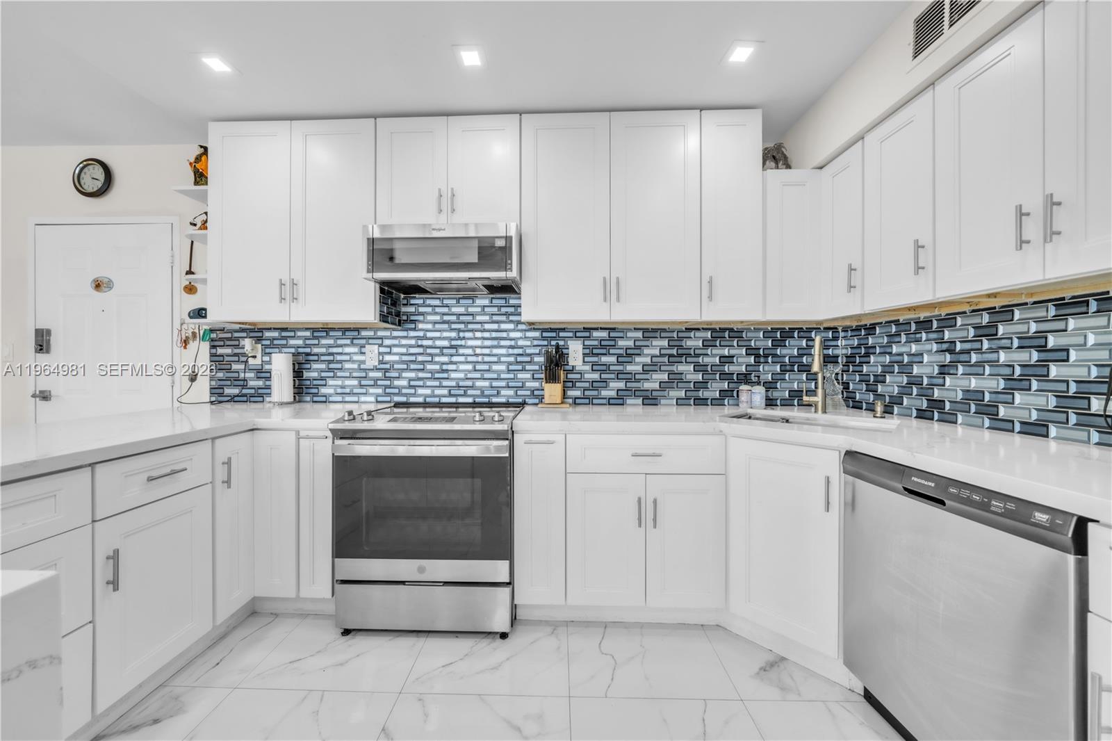 Residential Lease in Hollywood 5