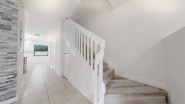 9231 W 32 Nd Ln, Home with 3 bedrooms, 3 bathrooms and null parking in Hialeah FL | Image 25