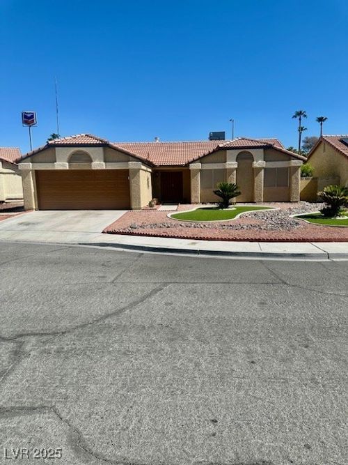 6608 Coastal Breeze Ct, Las Vegas, NV, 89108-4353 | Card Image