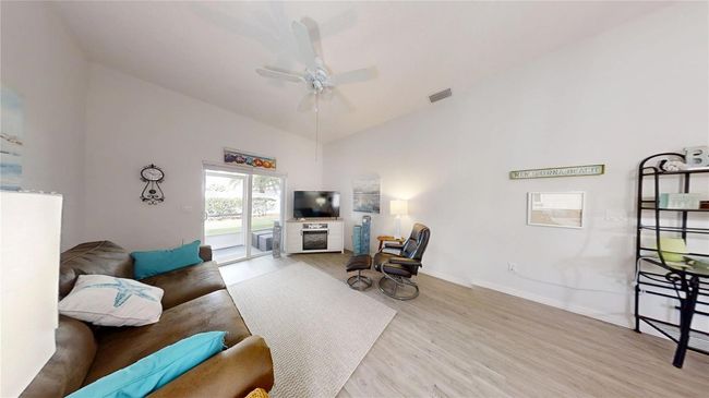 Living Room | Image 11