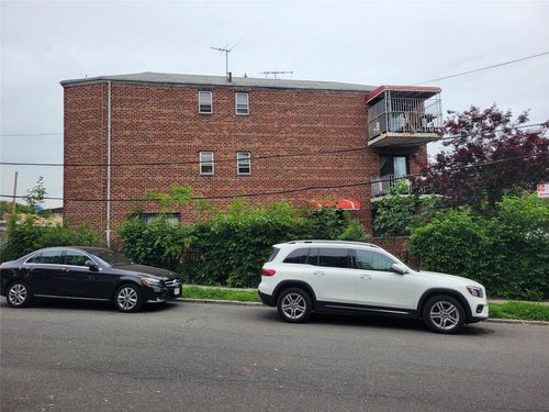 79 Kneeland Ave, Elmhurst, NY, 11373-4160 | Card Image
