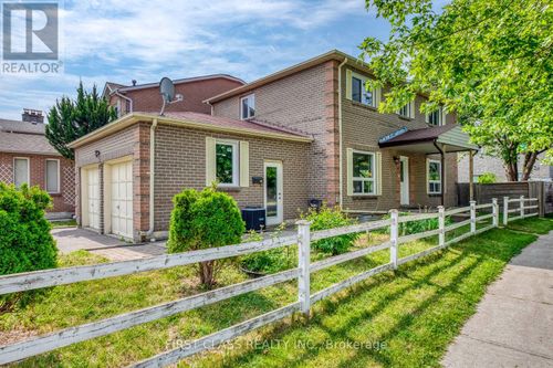 27 Alton Towers Circle, Toronto (Milliken), ON, M1V3T2 | Card Image