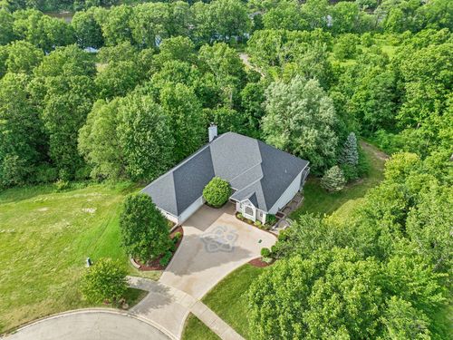 203 Windham Cir, Yorkville, IL, 60560-9832 | Card Image