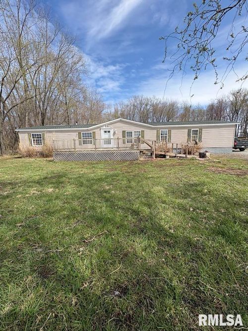 412 N Main St, Ewing, IL, 62836-1443 | Card Image