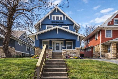 136 Lawn Ave, Kansas City, MO, 64123-1837 | Card Image