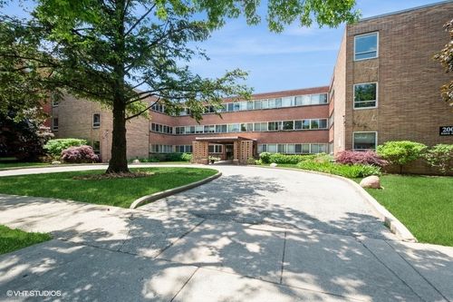 apt-2c-200 Ridge Ave, Evanston, IL, 60202-3855 | Card Image