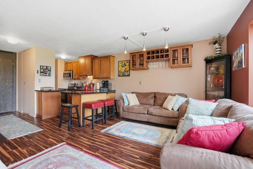 a606-15 S 1st St, Minneapolis, MN, 55401-1800 | Card Image