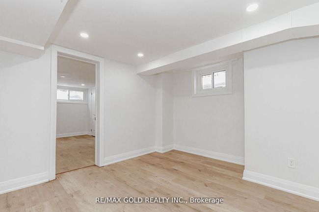 1362 Pharmacy Ave, House other with 5 bedrooms, 3 bathrooms and 3 parking in Scarborough ON | Image 37