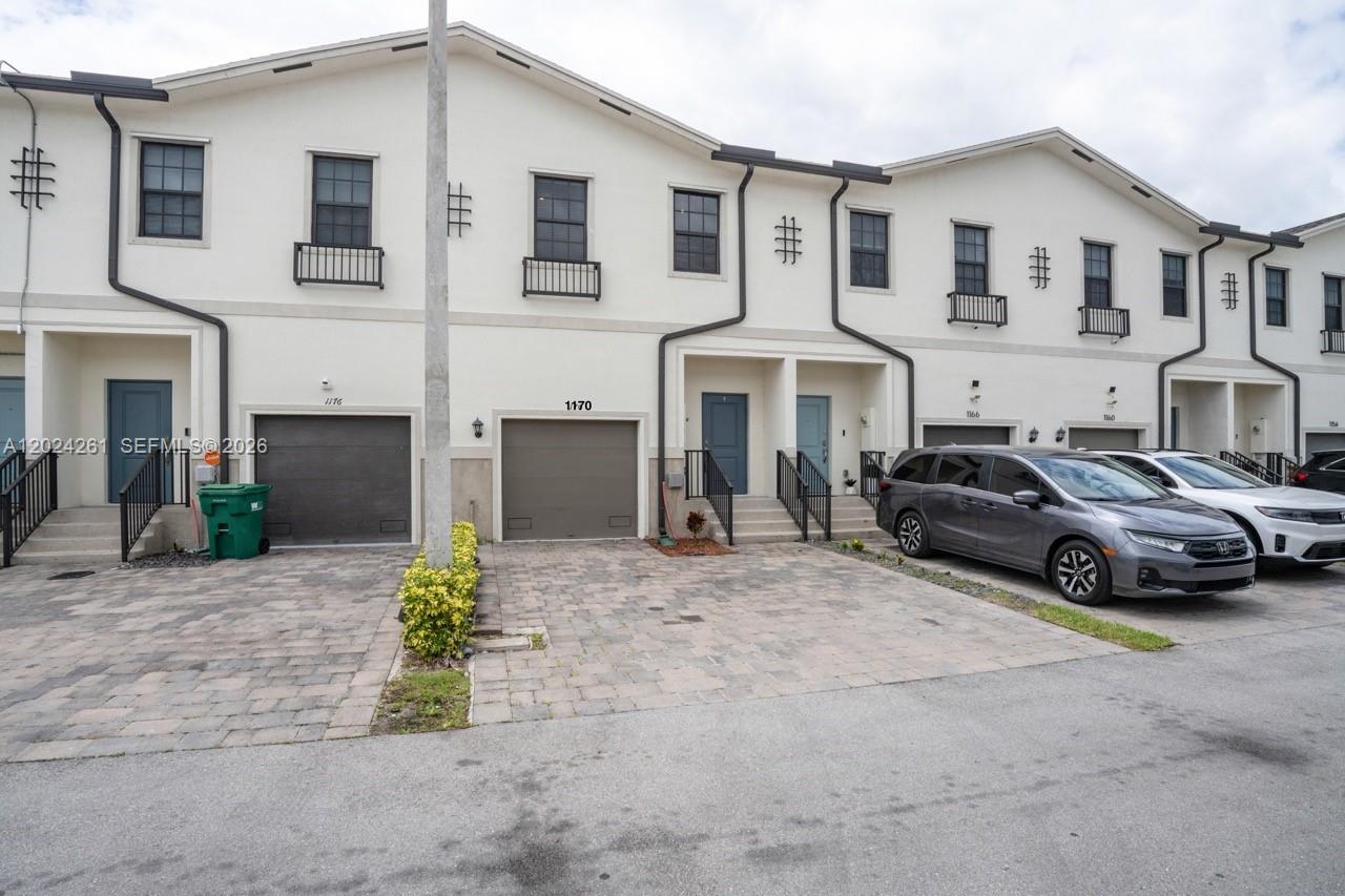 Residential Lease in Florida City 2