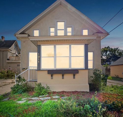 1911 E 35th St, Minneapolis, MN, 55407-2454 | Card Image