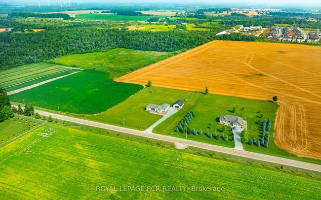 485201 30 Sideroad, House other with 5 bedrooms, 3 bathrooms and 14 parking in Amaranth ON | Image 4