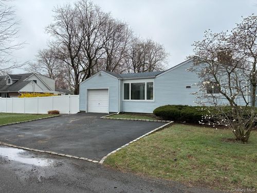 12 Fairlee Dr, East Northport, NY, 11731-3013 | Card Image