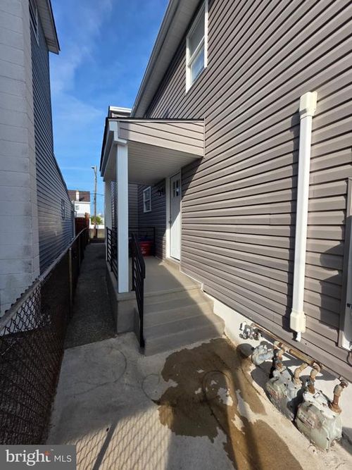 410 Logan St, BRISTOL, PA, 19007-3906 | Card Image