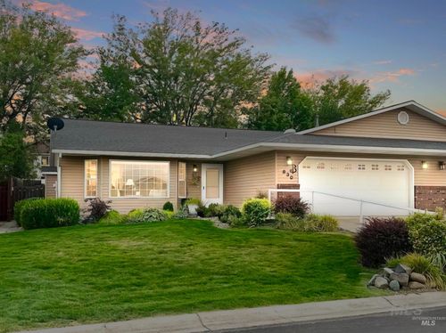 830 Cypress St, Lewiston, ID, 83501-4774 | Card Image