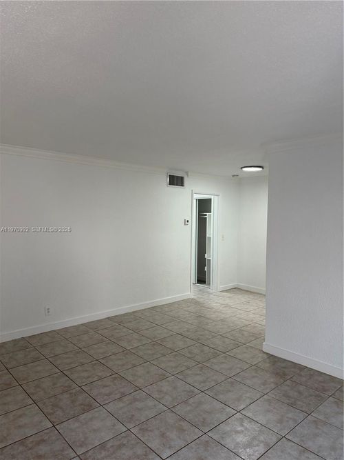 21-105 Ne 12th Ave, Hallandale Beach, FL, 33009 | Card Image