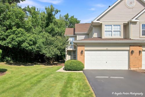 327-327 Cimarron Rd E, Lombard, IL, 60148-1481 | Card Image