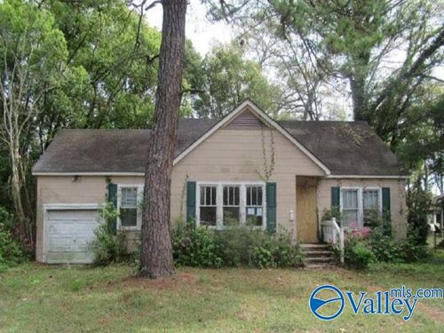 320 Snyder Dr, Prichard, AL, 36610-2046 | Card Image