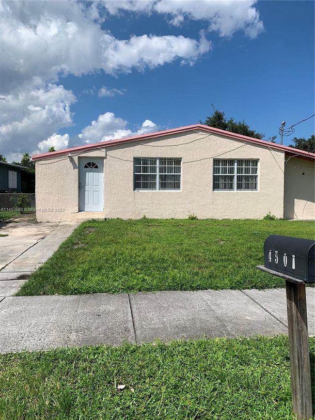 0 - 4501 Sw 25th St, House other with 3 bedrooms, 2 bathrooms and null parking in West Park FL | Image 1