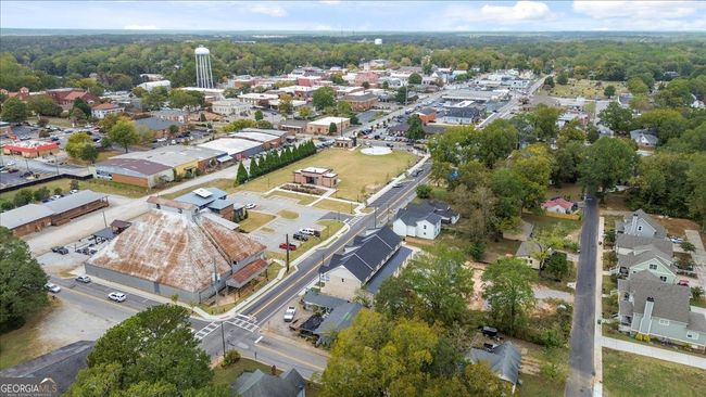 321 S Madison Ave, Townhouse with 4 bedrooms, 3 bathrooms and null parking in Monroe GA | Image 39