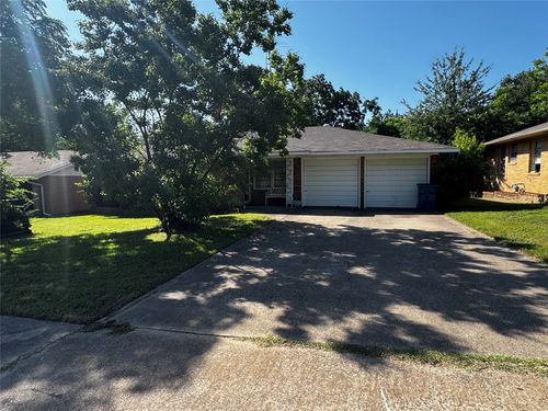 2928 College Cir, Corsicana, TX, 75110-3953 | Card Image