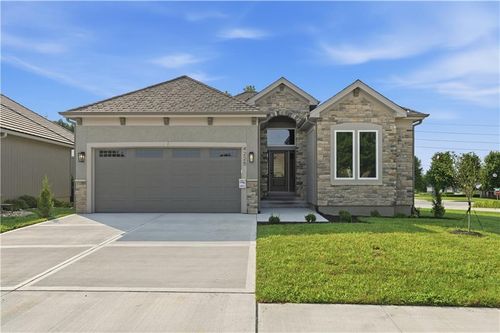 4225 Ne Park Springs Dr, Lee's Summit, MO, 64064-1731 | Card Image