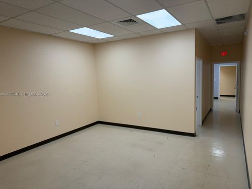 8688 Nw 44th St, Lauderhill, FL, 33351-6006 | Card Image