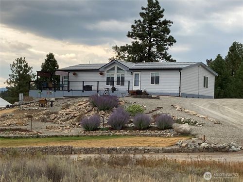 182 Point Dr, Oroville, WA, 98844-3206 | Card Image