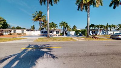 11525 Sw 47th Ter, House other with 4 bedrooms, 2 bathrooms and null parking in Miami FL | Image 2