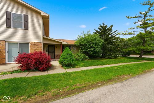 10211 Penrith Drive, Indianapolis, IN, 46229 | Card Image
