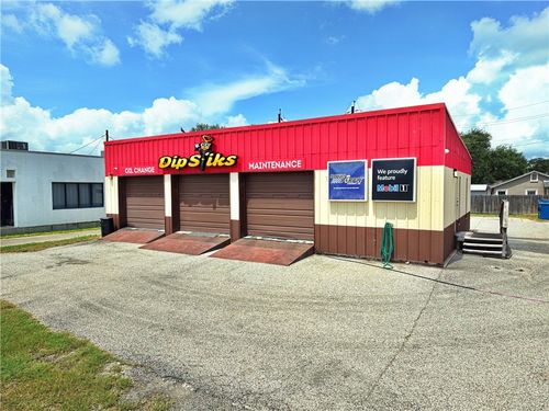 504 S San Patricio St, Sinton, TX, 78387-3353 | Card Image
